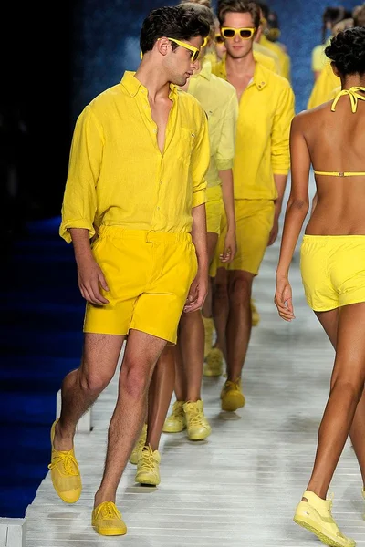 Look 57